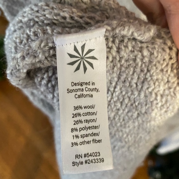 ~ Athleta ~ long sleeve wide turtleneck small - Picture 6 of 6